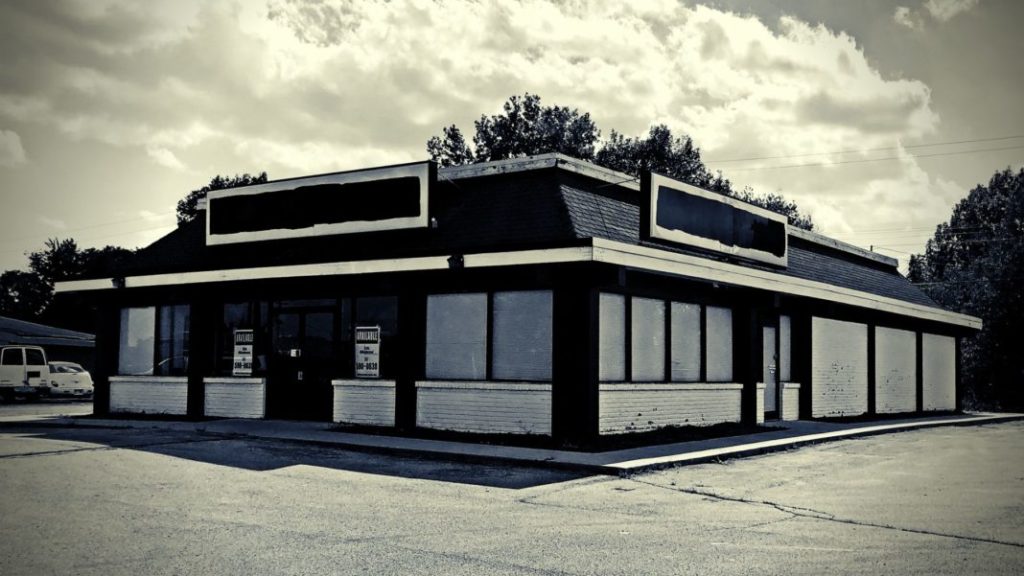 The Burger Chef building that, as of today, is currently abandoned.